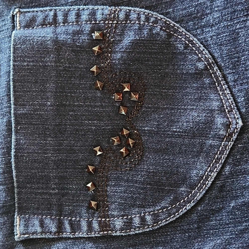 Jordache Cropped *Sz 14*Jeans worn 1 time. *Excellent Condition* Med Rise - Picture 6 of 10